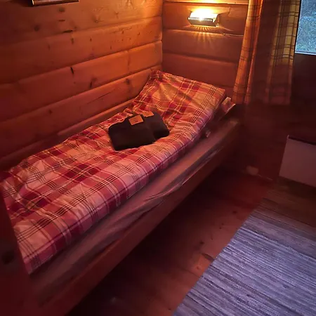 Macktunet - Retro Log From The 70s In Malangen * Lanes